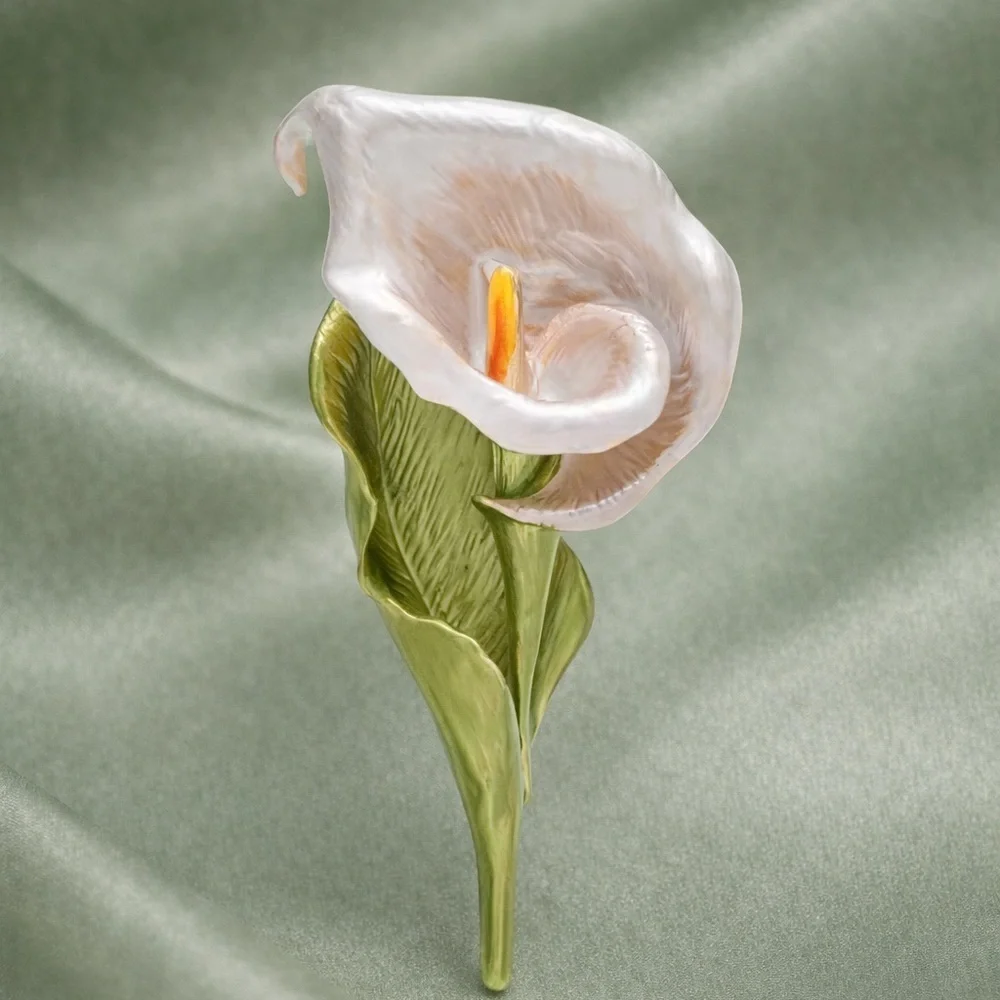 Calla Lily Cream Gold Brooch